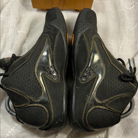 Converse high top athletic shoes Dwayne Wade 1h 07 02 - Picture 9 of 15